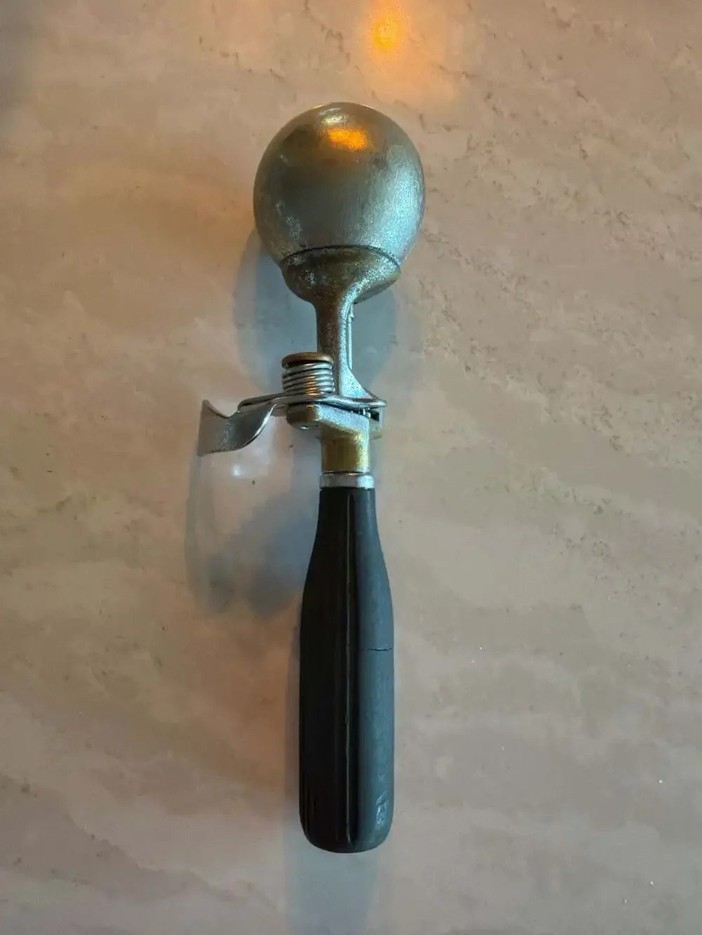 Vintage Hamilton Beach No. 51 Ice Cream Scoop with Black‎ Bakelite Handle